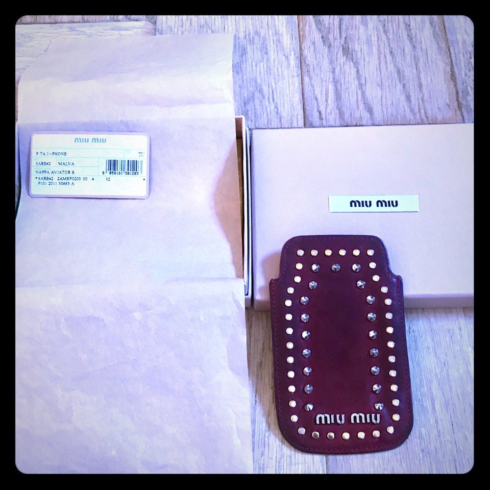 Miu Miu Iphone Case in Malva (Bordeaux)